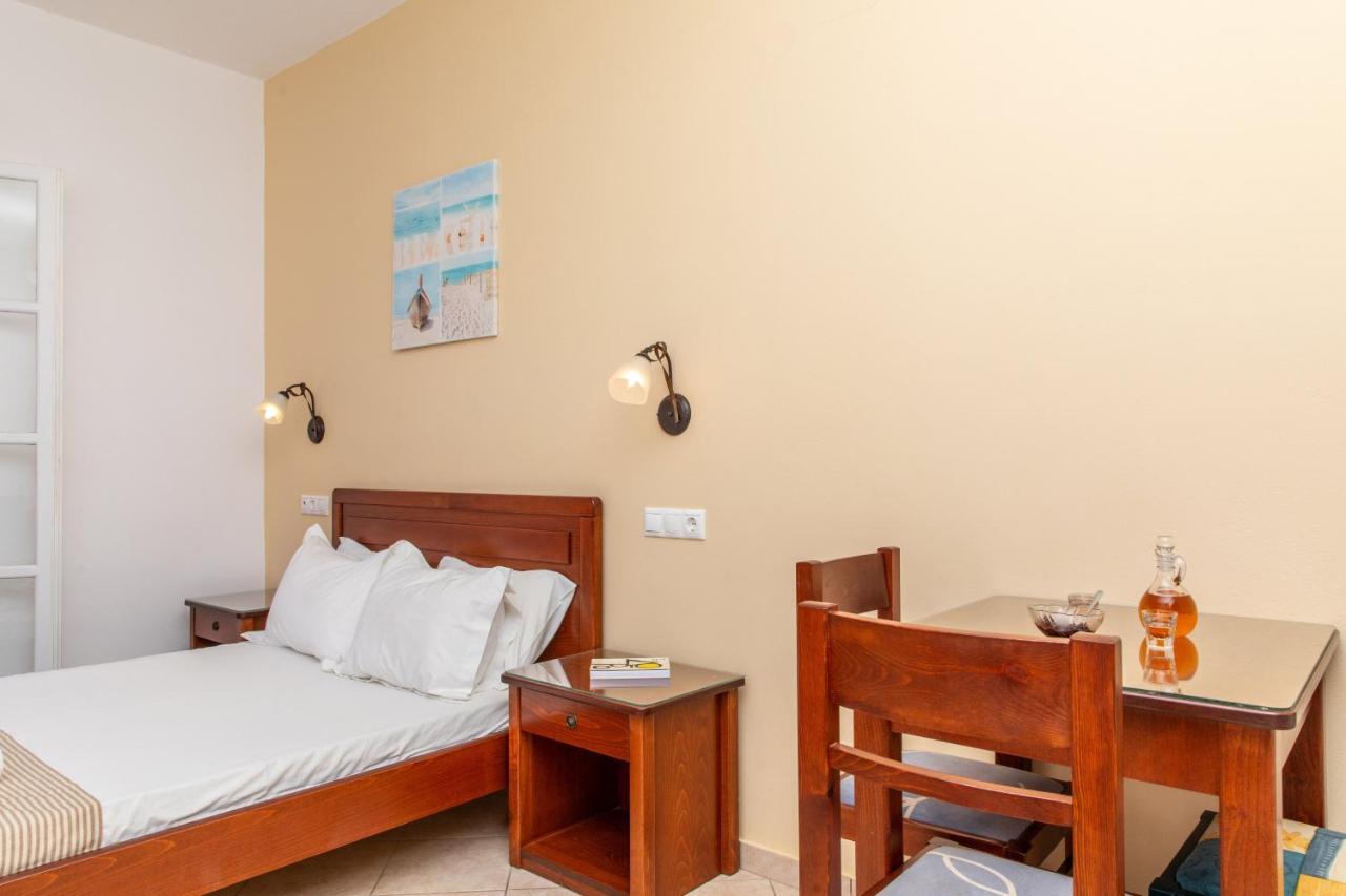 Surfer Paradise Naxos City Exterior photo